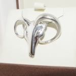 Bélier en argent réalisé sur base du dessin du client.